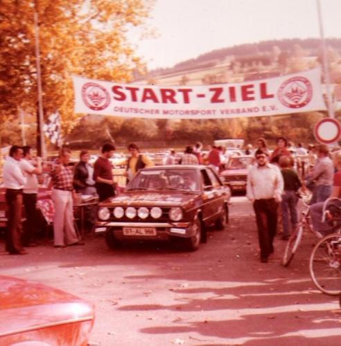 1977-052-RallyeStart